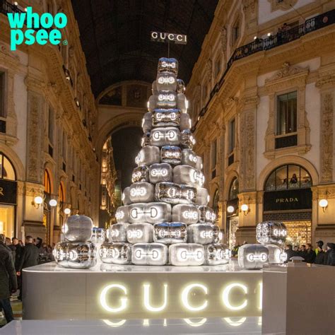 Gucci accende il suo albero di Natale in Galleria Vittorio 